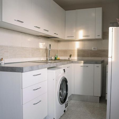 Romantic Apartment Metro A Ponte Lungo Luaran gambar