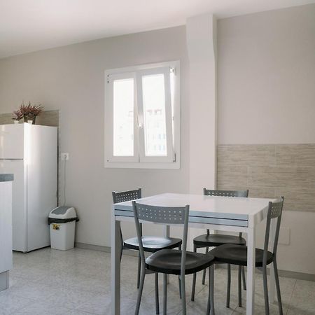 Romantic Apartment Metro A Ponte Lungo Luaran gambar